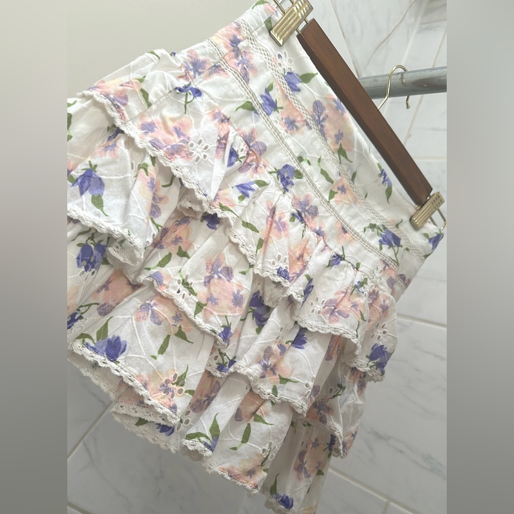 ZARA -floral mini skirt (SMALL)